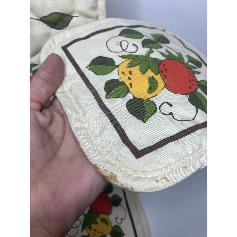 Vintage Strawberry Kitchen Set Blender Cover Pot Holders Oven Mitt Cottagecore